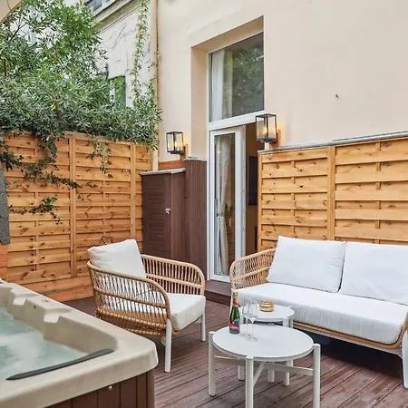 Suite Luxueuse Avec Jardin Prive Sauna Et Jacuzzi Paris Exterior photo
